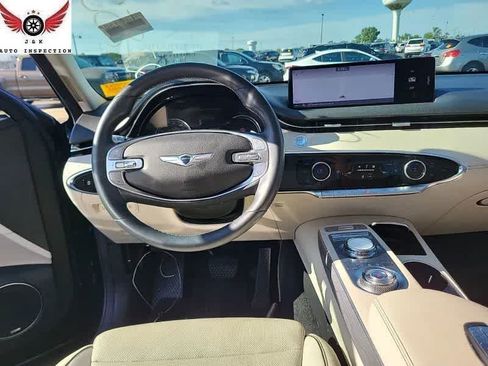 Used 2022 Genesis GV70 2.5T w/ Advanced Package AWD/4WD image 4
