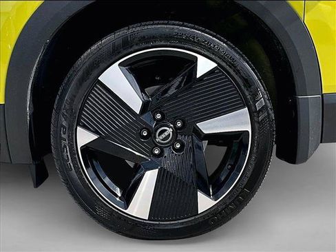 Used 2025 Nissan Kicks SR FWD image 10
