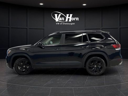 Used 2022 Volkswagen Atlas SE w/ Black Wheel Package image 11