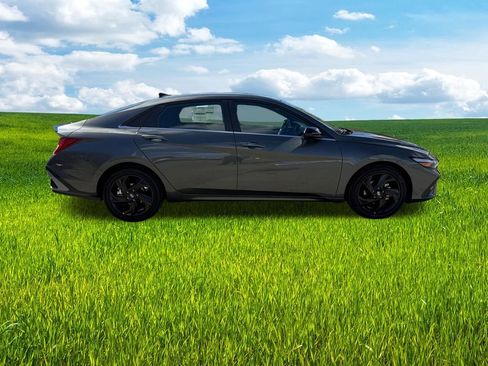 New 2026 Hyundai Elantra SEL Sport Premium FWD image 5