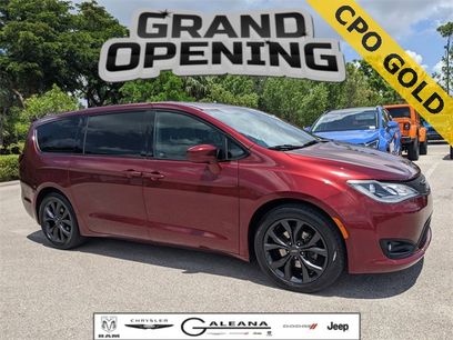 Used 2020 Chrysler Pacifica Touring w/ S Appearance Package