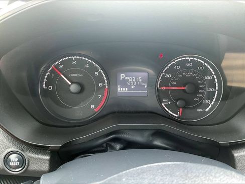 Used 2019 Subaru Crosstrek 2.0i AWD/4WD image 13