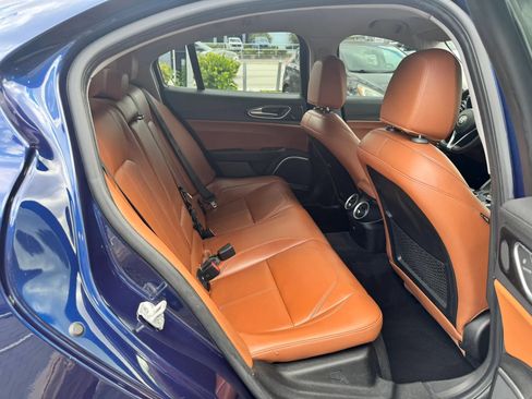 Used 2018 Alfa Romeo Giulia AWD image 28