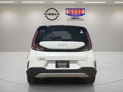 Used 2023 Kia Soul LX w/ LX Technology Package FWD image 3