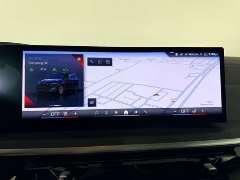 Certified 2025 BMW X7 M60i AWD/4WD image 24