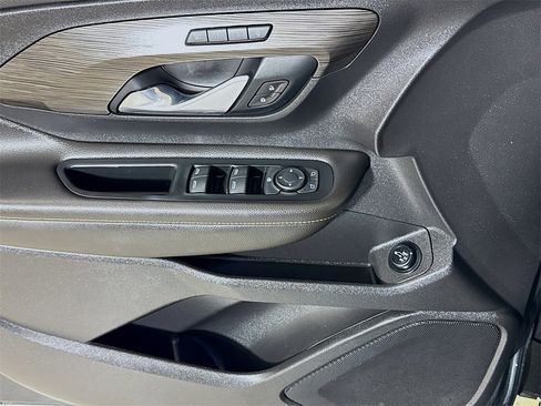 Used 2021 GMC Terrain SLT w/ Elevation Edition image 15