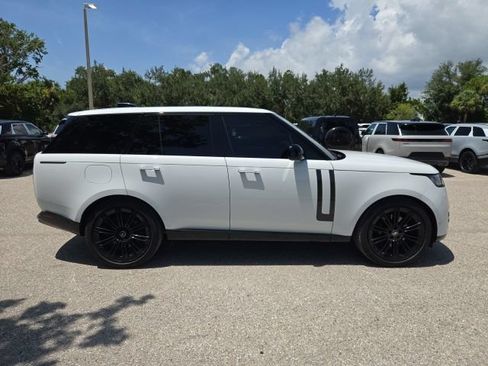 Used 2025 Land Rover Range Rover SE AWD/4WD image 6