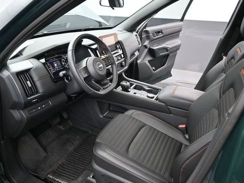 Used 2025 Nissan Pathfinder Rock Creek image 5