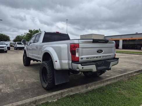 Used 2017 Ford F350 Lariat w/ Lariat Ultimate Package AWD/4WD image 4