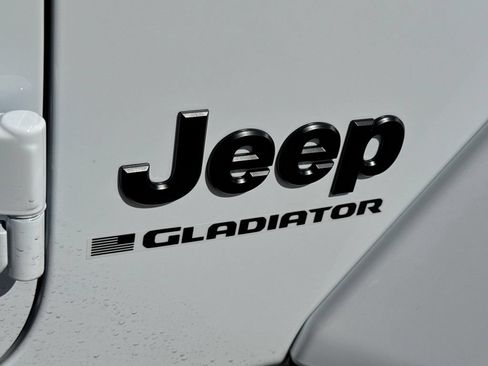 New 2026 Jeep Gladiator Sport AWD/4WD image 9