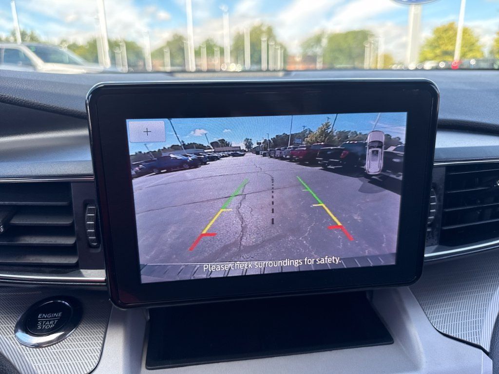 Used 2024 Ford Explorer XLT w/ Equipment Group 202A AWD/4WD image 39
