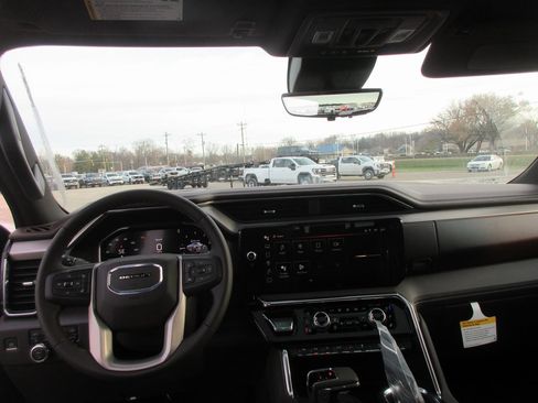 New 2026 GMC Sierra 1500 Denali w/ Denali Reserve Package image 17