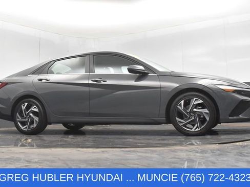 Used 2024 Hyundai Elantra SEL w/ Convenience Package FWD image 24