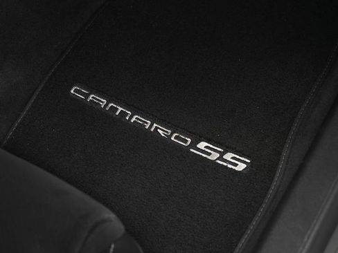 Used 2019 Chevrolet Camaro SS RWD image 35
