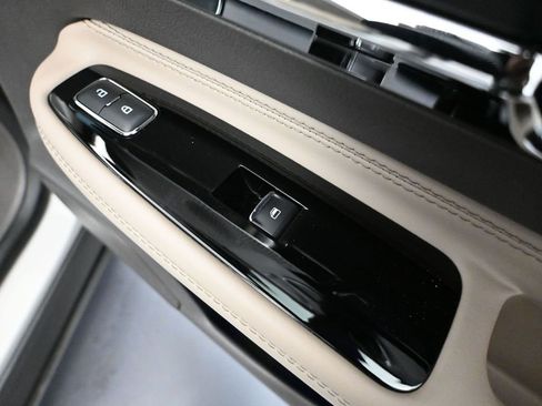 Used 2023 Lincoln Corsair Reserve image 44