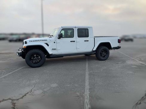 New 2026 Jeep Gladiator Sport image 5