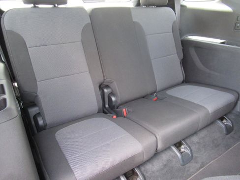 Used 2023 Chevrolet Traverse LT FWD image 35