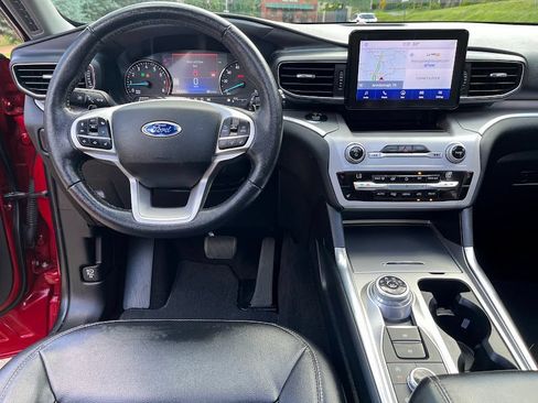 Used 2020 Ford Explorer XLT w/ Equipment Group 202A AWD/4WD image 20