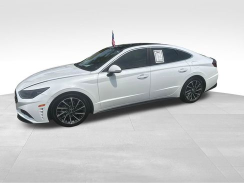 Used 2021 Hyundai Sonata Limited w/ Preferred Accessory Package FWD image 4