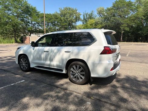 Used 2016 Lexus LX 570 4WD w/ Luxury Package image 31