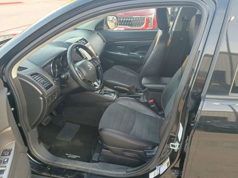 Used 2025 Mitsubishi Outlander Sport SE image 3