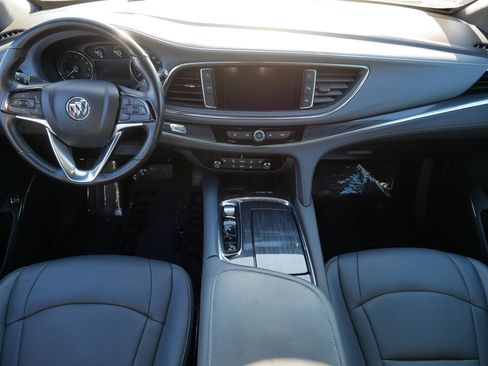 Used 2023 Buick Enclave Essence image 10