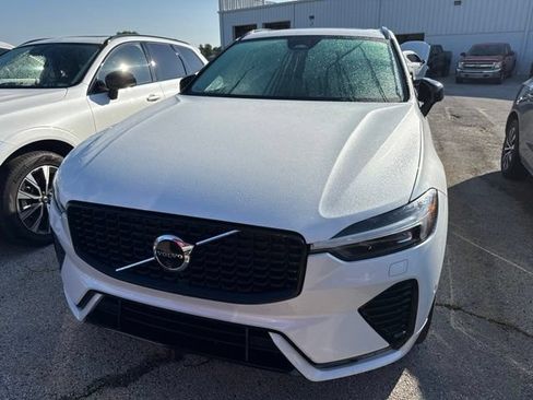 Used 2024 Volvo XC60 B5 Plus w/ Protection Package Premier AWD/4WD image 8