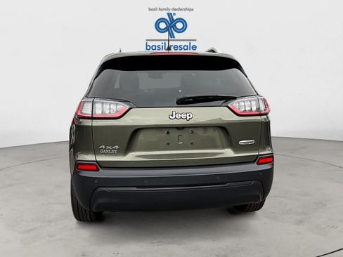 Used 2019 Jeep Cherokee Latitude Plus AWD/4WD image 5