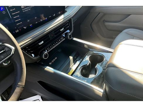 Used 2026 Chevrolet Tahoe Z71 w/ Z71 Off-Road Package image 18