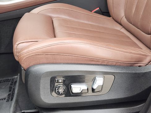 Used 2020 BMW X5 M50i w/ Premium Package image 26