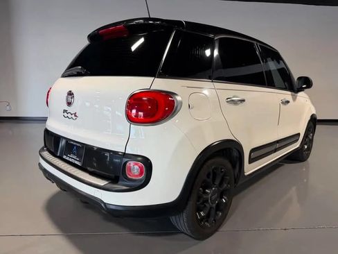Used 2017 FIAT 500L Trekking w/ Dual-Pane Sunroof Package FWD image 4