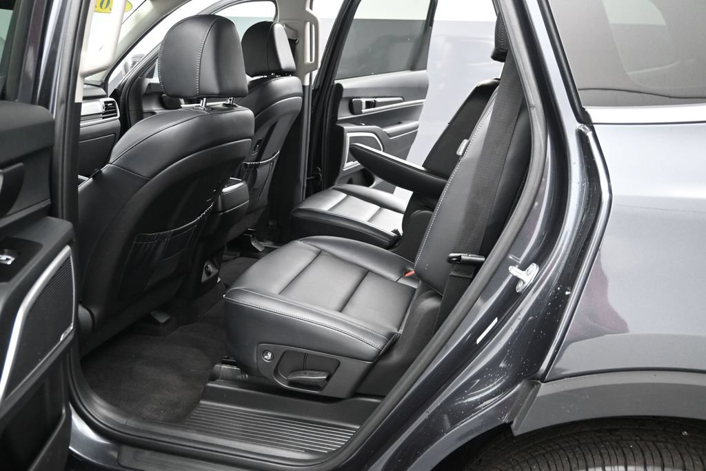Used 2024 Kia Telluride S w/ S Sunroof Package FWD image 12