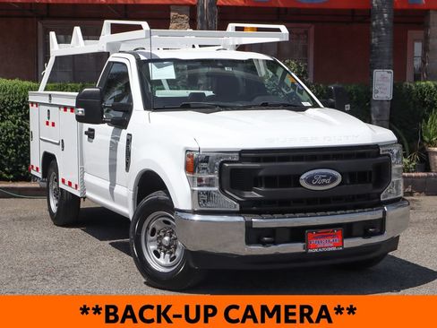 Used 2022 Ford F250 XL w/ Power Equipment Group RWD image 2