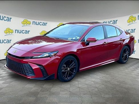 Certified 2025 Toyota Camry SE FWD image 3