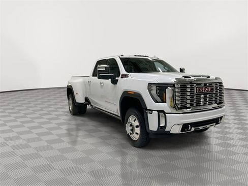 New 2026 GMC Sierra 3500 Denali w/ Denali Reserve Package image 12