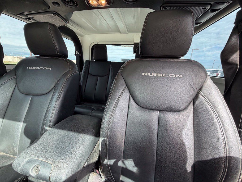 Used 2017 Jeep Wrangler Rubicon AWD/4WD image 12
