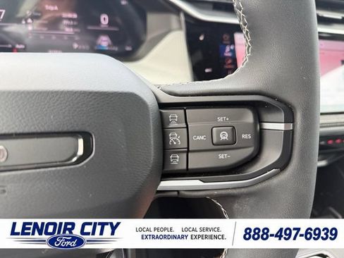 Used 2026 Jeep Cherokee Laredo AWD/4WD image 21
