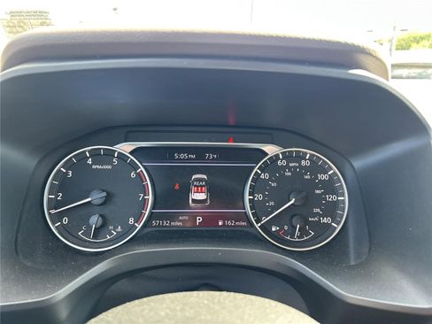 Used 2023 Nissan Rogue SV image 9