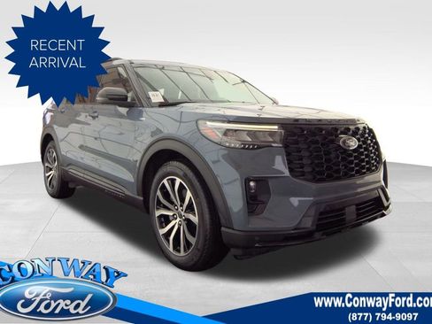 Used 2025 Ford Explorer ST-Line image 1