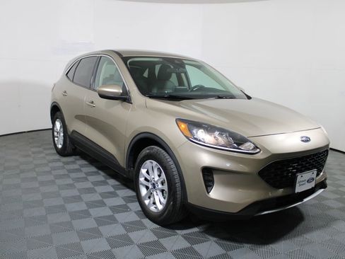 Certified 2020 Ford Escape SE image 1