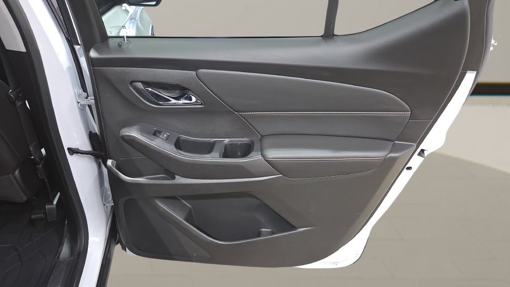 Used 2021 Chevrolet Traverse RS w/ LPO, Floor Liner Package AWD/4WD image 29