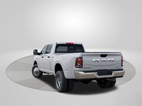 New 2026 RAM 3500 Big Horn AWD/4WD image 3