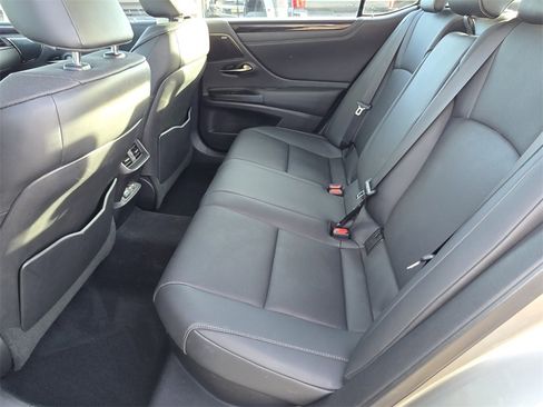 Used 2021 Lexus ES 300h w/ Premium Package image 17