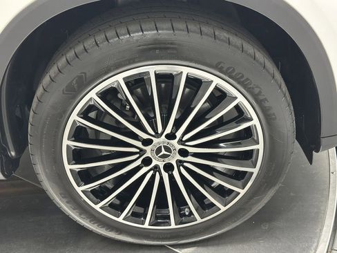 Certified 2025 Mercedes-Benz GLC 300 image 13