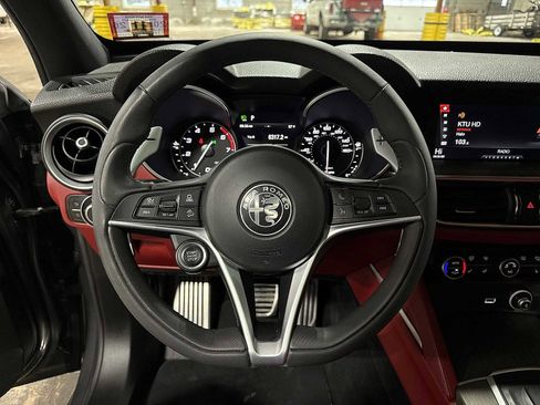 Used 2018 Alfa Romeo Stelvio Ti Sport image 18
