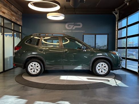 Used 2022 Subaru Forester w/ Popular Package #1 AWD/4WD image 2