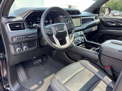 Used 2023 GMC Yukon Denali AWD/4WD image 13