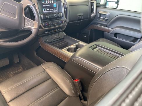 Used 2019 GMC Sierra 2500 Denali w/ Duramax Plus Package image 15