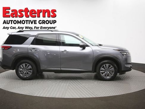 Used 2024 Nissan Pathfinder SV image 44