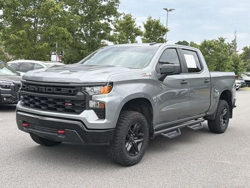 Used 2025 Chevrolet Silverado 1500 Custom Trail Boss AWD/4WD image 4